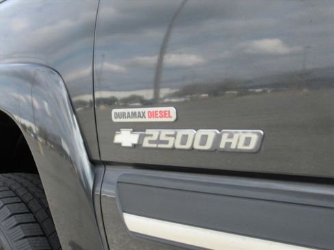 Used 2005 Chevrolet Silverado 2500 LT w/ Heavy-Duty Power Package image 9