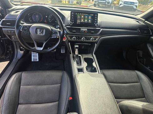 Used 2019 Honda Accord Sport image 18