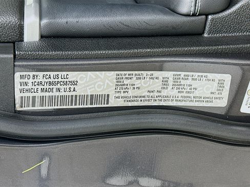 Used 2023 Jeep Grand Cherokee 4WD 4xe image 12