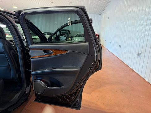 Used 2018 Lincoln MKX Reserve w/ Lincoln MKX Climate Package image 25