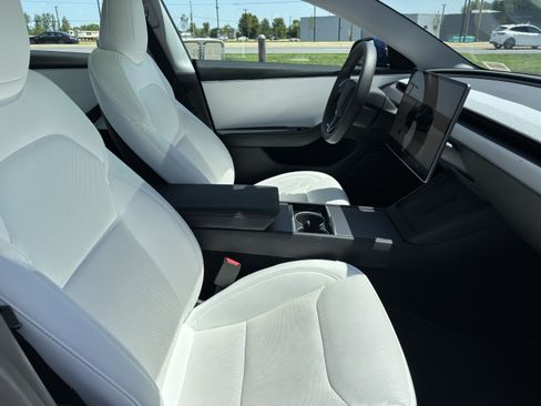 Used 2024 Tesla Model 3 Long Range AWD/4WD image 35