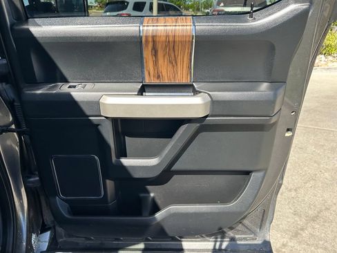 Used 2018 Ford F150 Lariat w/ Equipment Group 502A Luxury AWD/4WD image 30