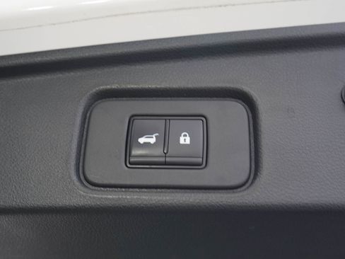 Used 2023 Nissan Pathfinder SL w/ SL Premium Package AWD/4WD image 11