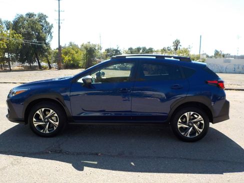 Used 2024 Subaru Crosstrek 2.0i Premium image 2