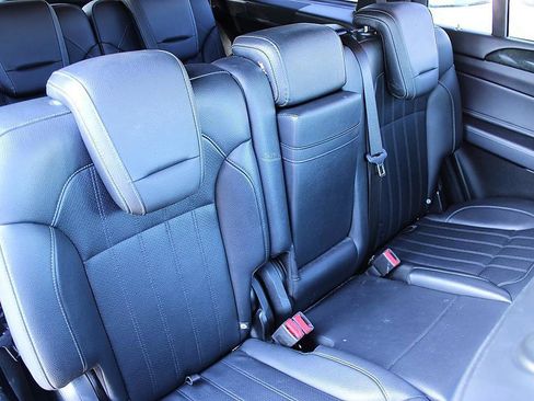 Used 2018 Mercedes-Benz GLS 450 4MATIC image 19