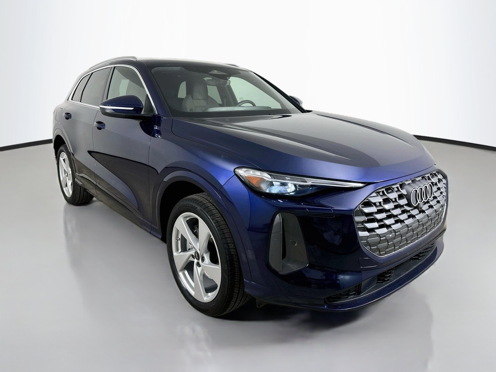 Certified 2025 Audi Q5 Premium Plus AWD/4WD image 3