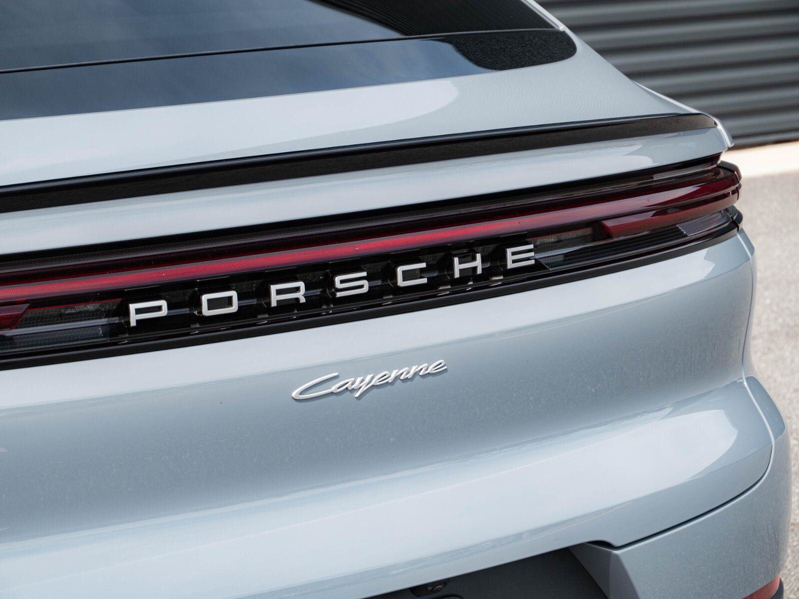 Used 2026 Porsche Cayenne Coupe AWD/4WD image 38