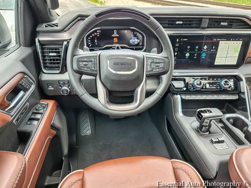Used 2025 GMC Sierra 1500 Denali Ultimate AWD/4WD image 8
