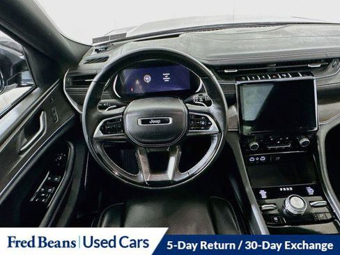 Certified 2022 Jeep Grand Cherokee Overland w/ Adv Protech Group III AWD/4WD image 31