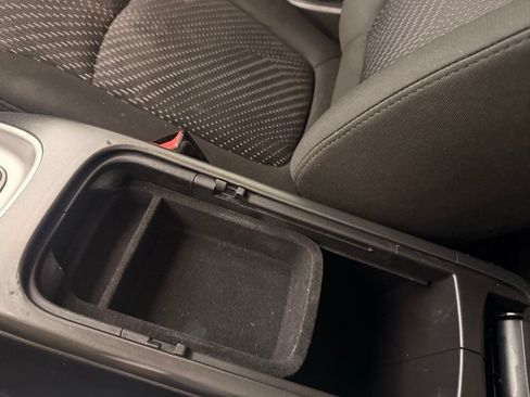Used 2019 Dodge Journey SE w/ Connectivity Group FWD image 35
