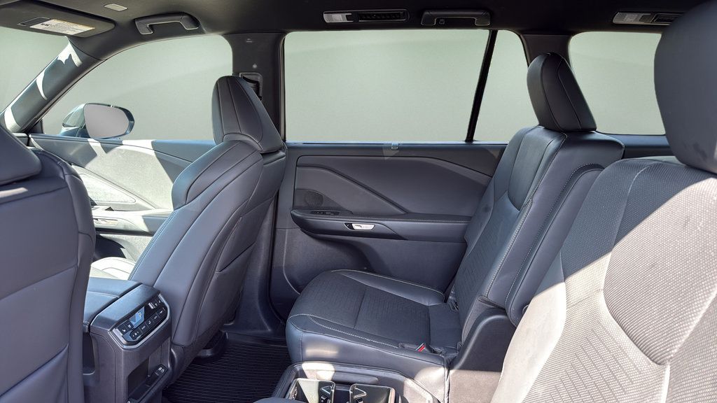 Certified 2026 Lexus TX 500h AWD w/ Technology Package image 17