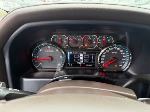 Used 2018 Chevrolet Silverado 1500 LTZ Z71 w/ LTZ Plus Package AWD/4WD image 18