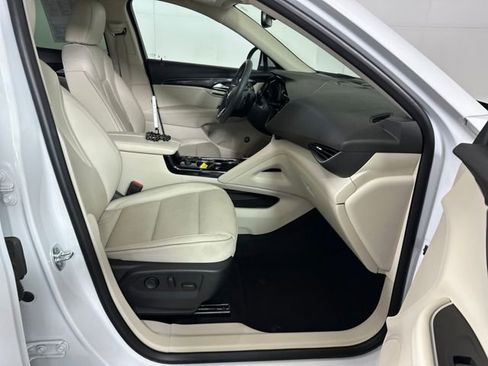 Used 2021 Buick Envision Essence w/ Technology Package I image 28