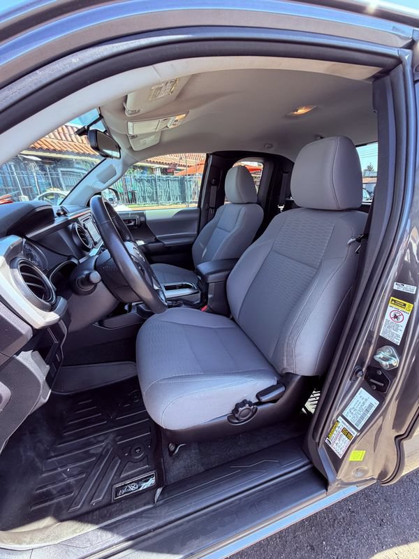 Used 2017 Toyota Tacoma SR5 w/ Tow Package RWD image 16