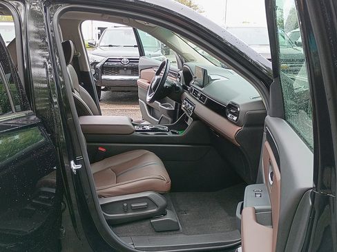 Used 2025 Honda Pilot Elite image 17