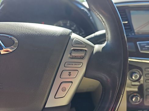 Used 2017 INFINITI QX80 4WD w/ Driver Assistance Package image 18