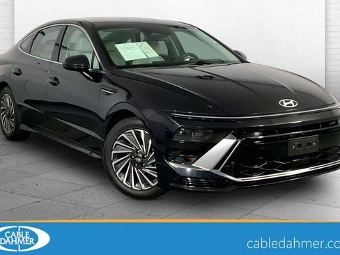 Used 2025 Hyundai Sonata SEL FWD image 1