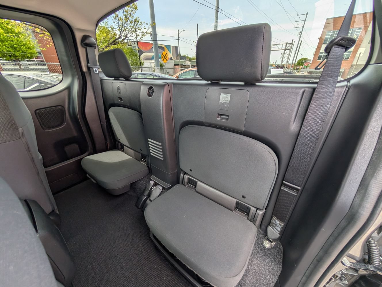 Used 2022 Nissan Frontier SV w/ Technology Package RWD image 18