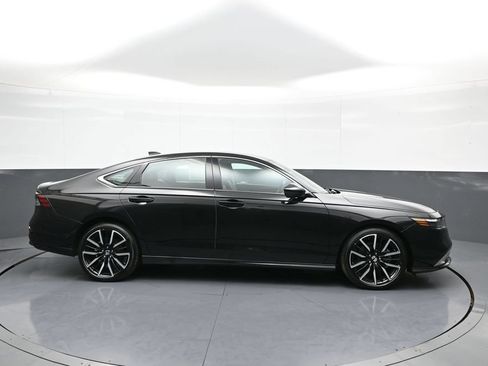 Certified 2025 Honda Accord Touring image 5