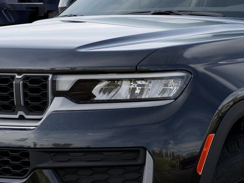 New 2026 Jeep Grand Cherokee Altitude AWD/4WD image 10