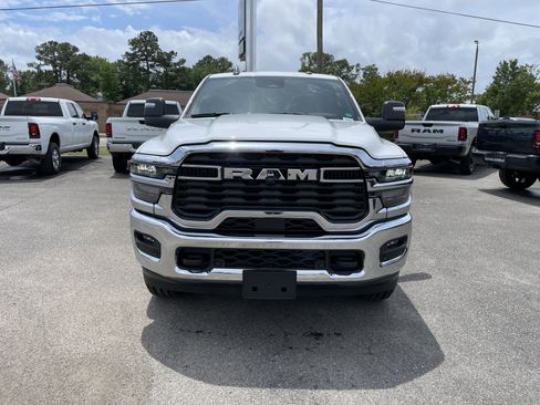 Used 2025 RAM 2500 Big Horn AWD/4WD image 3
