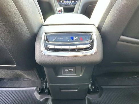 Used 2024 Cadillac XT6 Luxury AWD/4WD image 18