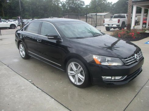Used 2014 Volkswagen Passat TDI SEL Premium FWD image 2