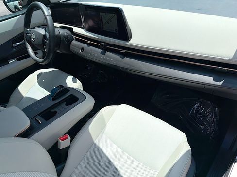Used 2024 Nissan Ariya FWD image 14
