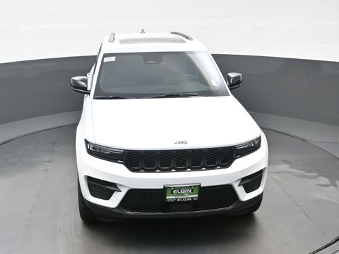 New 2025 Jeep Grand Cherokee Altitude AWD/4WD image 25