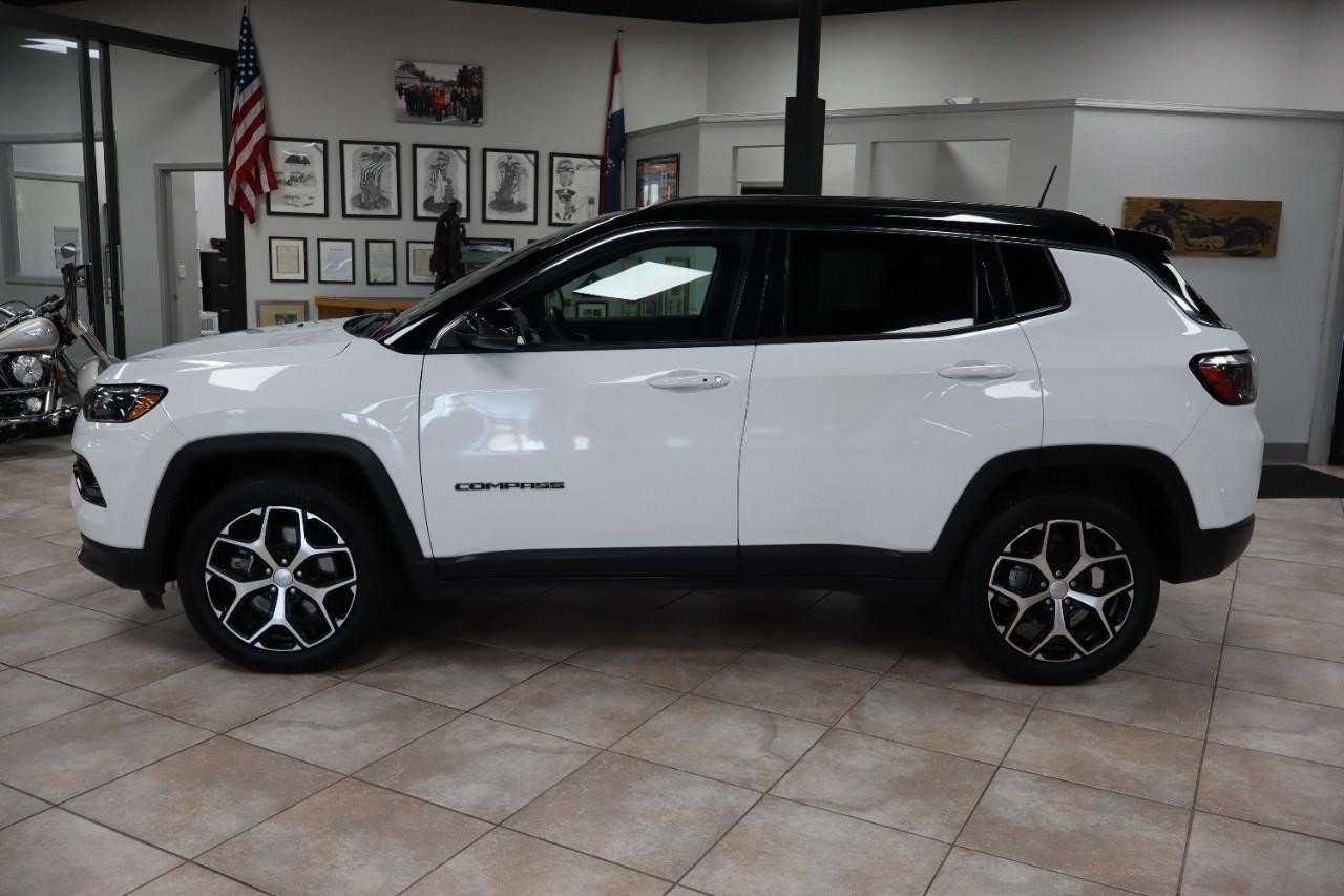 Used 2024 Jeep Compass Limited AWD/4WD image 3