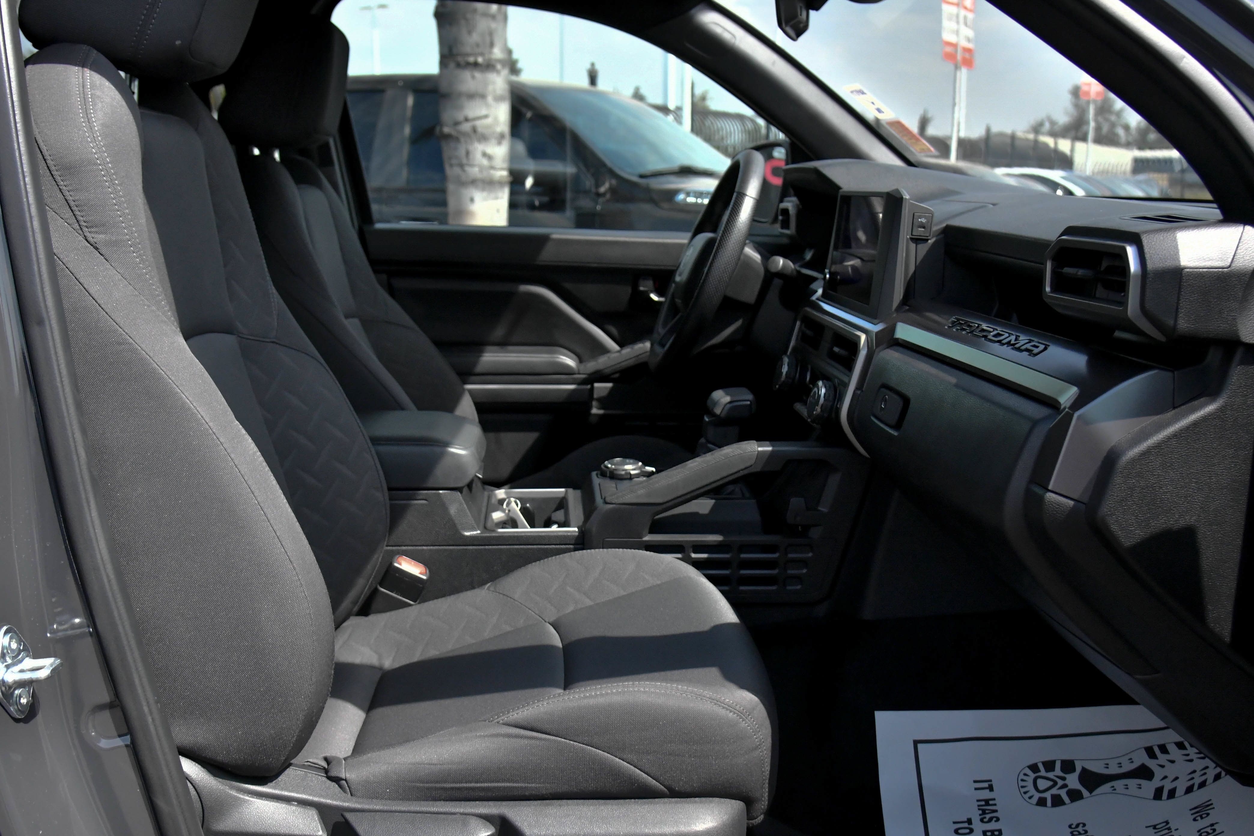 Used 2025 Toyota Tacoma SR5 AWD/4WD image 47