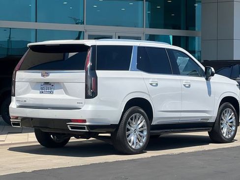 Used 2023 Cadillac Escalade Premium Luxury AWD/4WD image 4
