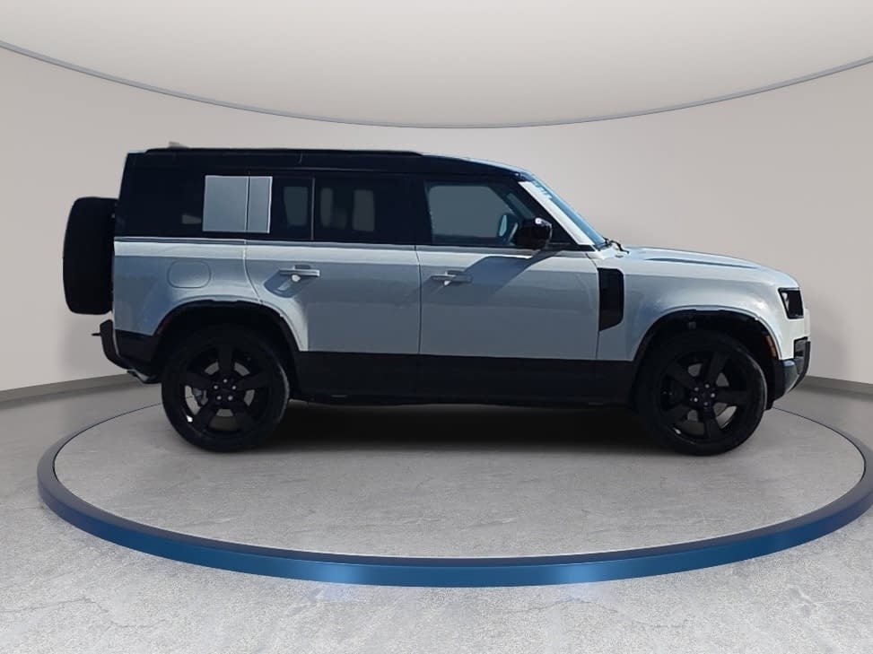 New 2026 Land Rover Defender 110 X-Dynamic SE AWD/4WD image 4
