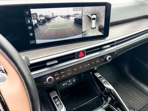 Used 2024 Kia Sorento SX Prestige w/ Olive Brown Leather Package image 24