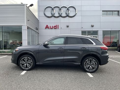Certified 2025 Audi Q5 Premium Plus w/ Premium Plus AWD/4WD image 4