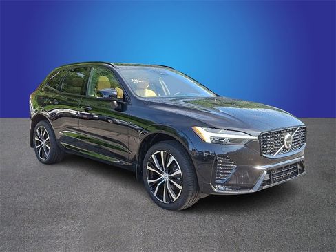 Used 2024 Volvo XC60 B5 Ultimate w/ Protection Package Premier image 3