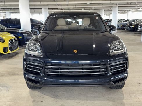Used 2021 Porsche Cayenne image 3