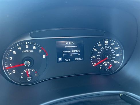 Used 2021 Kia Soul GT-Line image 11