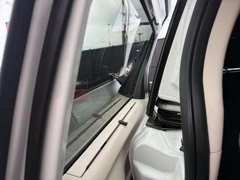 Used 2026 Toyota Sienna Limited AWD/4WD image 25