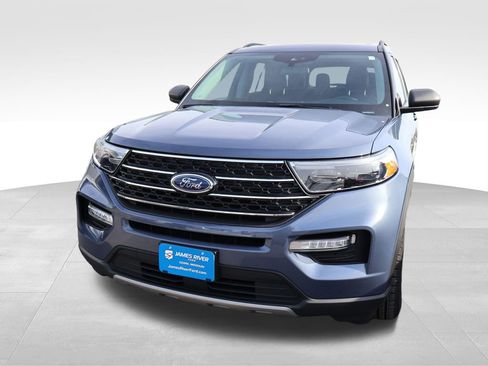 Used 2021 Ford Explorer XLT w/ Equipment Group 202A AWD/4WD image 4