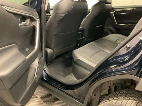 Used 2023 Toyota RAV4 XLE Premium AWD/4WD image 28
