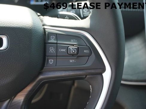 New 2025 Jeep Grand Cherokee Limited w/ Black Appearance Package image 27