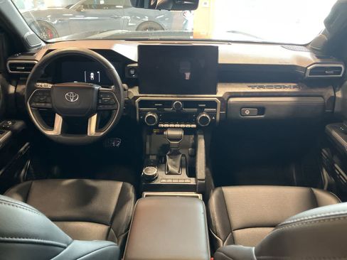 Used 2024 Toyota Tacoma Limited w/ Limited Package (LT) image 27