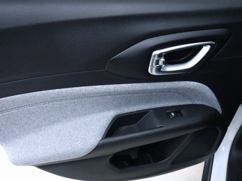 New 2026 Jeep Compass Latitude image 16