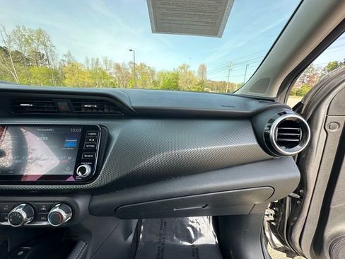 Used 2023 Nissan Kicks SV FWD image 16