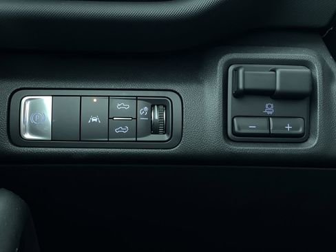 New 2025 Chevrolet Silverado EV LT image 78