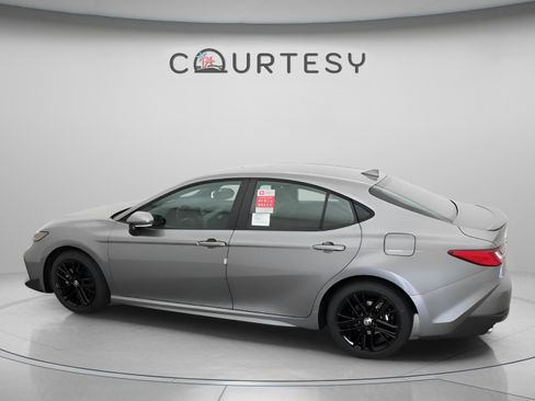 New 2026 Toyota Camry SE FWD image 8