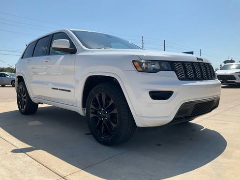 Used 2019 Jeep Grand Cherokee Altitude AWD/4WD image 29
