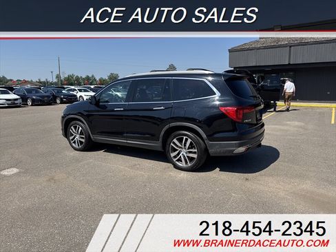 Used 2017 Honda Pilot Touring image 4