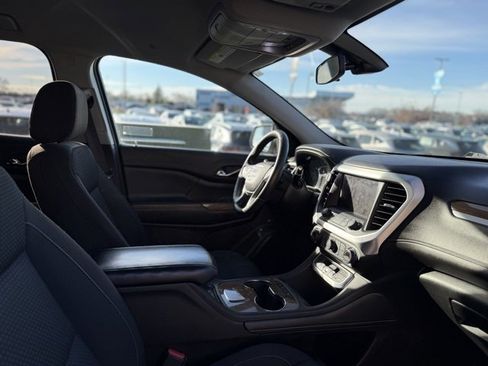 Used 2021 GMC Acadia SLE image 6